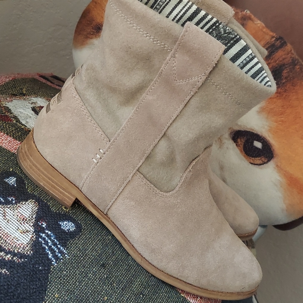 TOMS - Picture 14 of 16